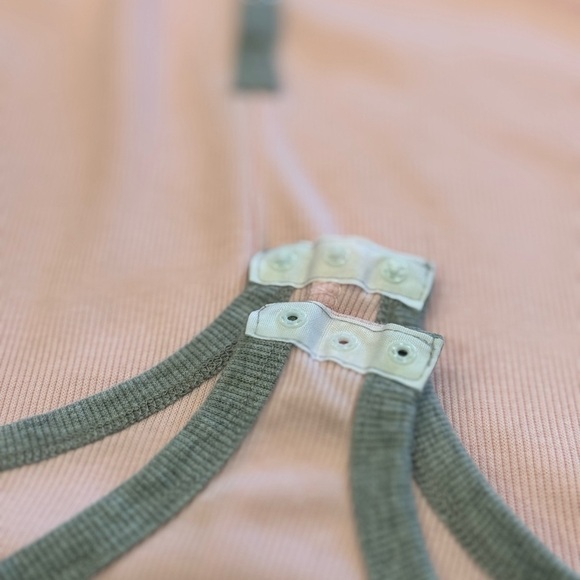 Cozy Pink Long Sleeve Snap-Front Women’s Onesie - Size Large - Picture 4 of 7